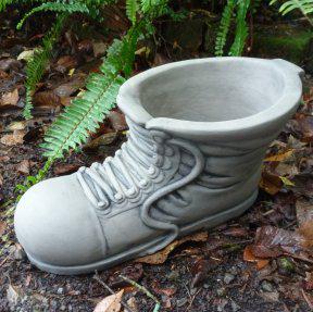 boot_planter_2.jpg