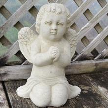 cherub_praying.jpg