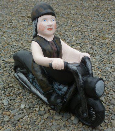 lady_biker_gnome.jpg