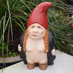 ladyflasher_gnome.jpg