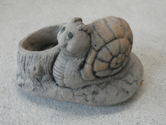 snail_with_log_bowl.jpg