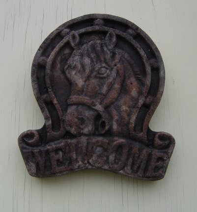 welcome_horse_plaque.jpg